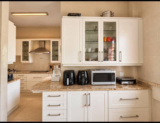 6 BEDROOM HOUSE FOR SALE IN THREE RIVERS